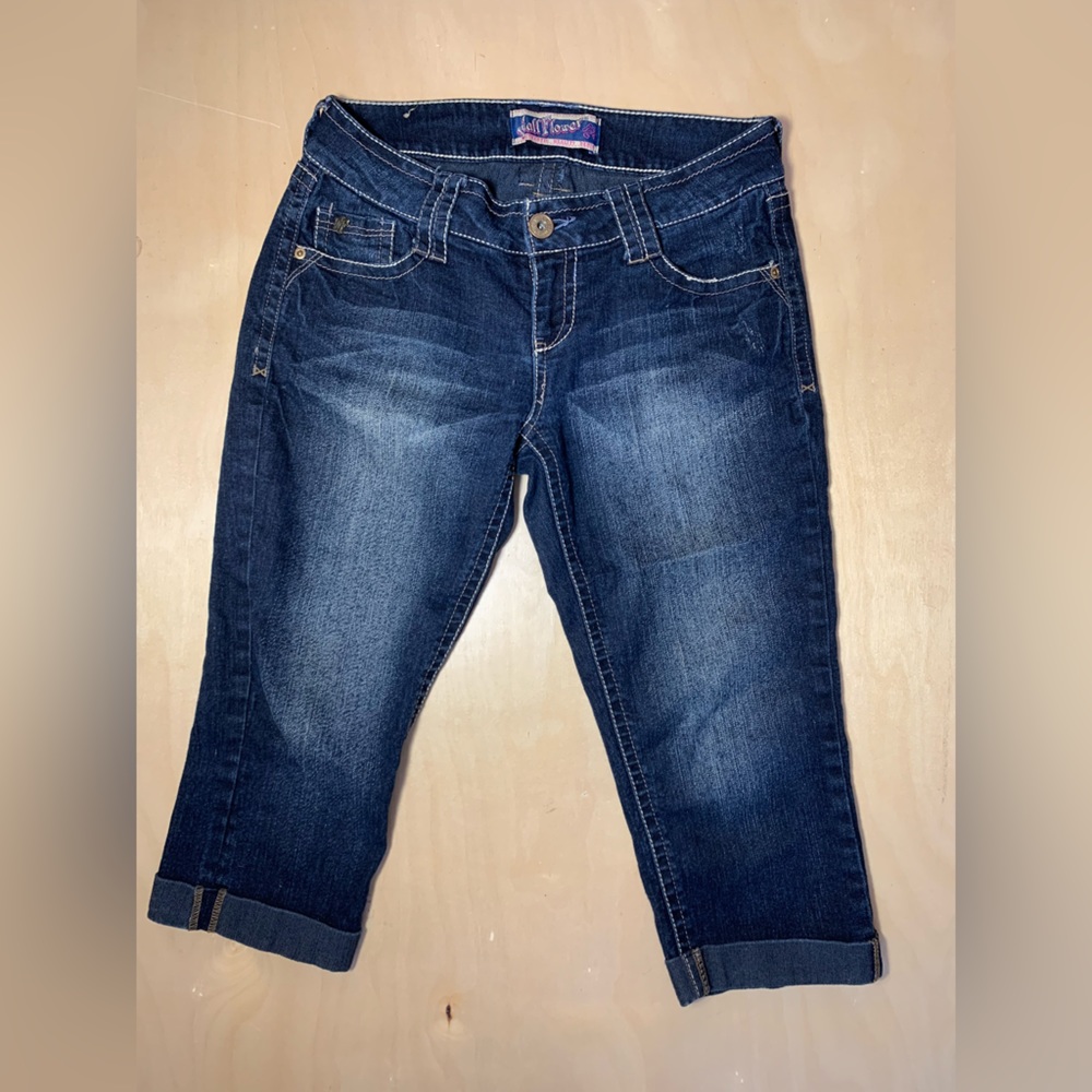 Wallflower Jeans Capris Dark Blue Cotton Blend Size 5 Stretch Adult Womens